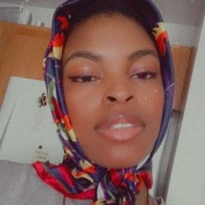 Meet your Posher, Esther